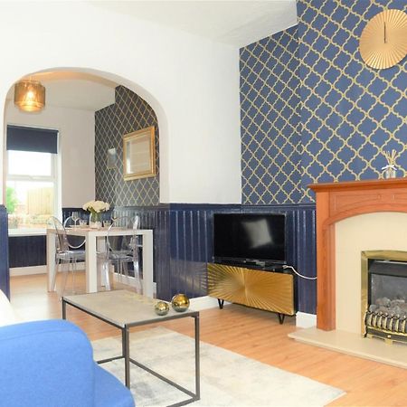 Вилла Florence House Рексем Экстерьер фото