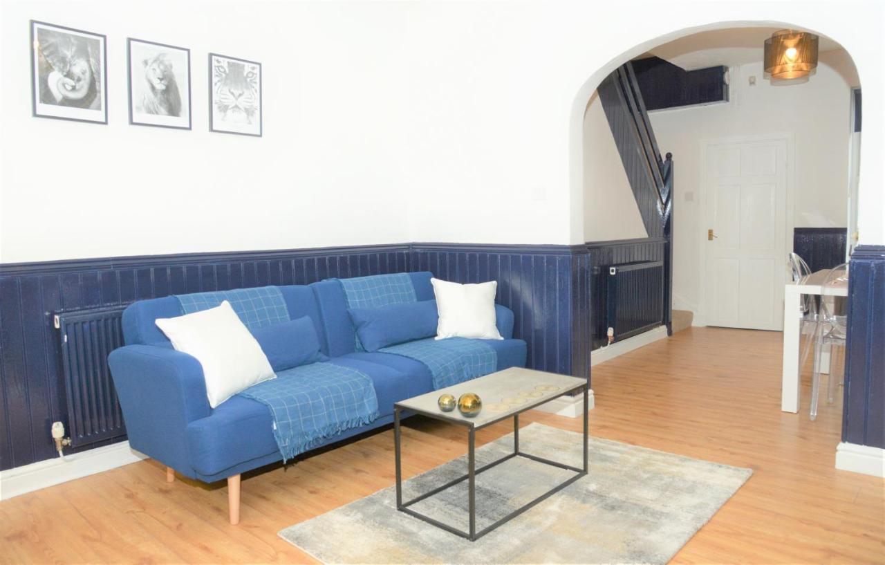 Вилла Florence House Рексем Экстерьер фото