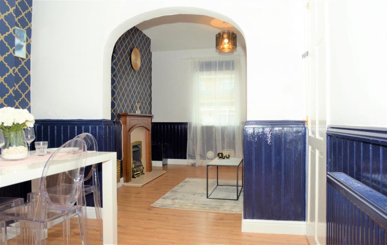 Вилла Florence House Рексем Экстерьер фото